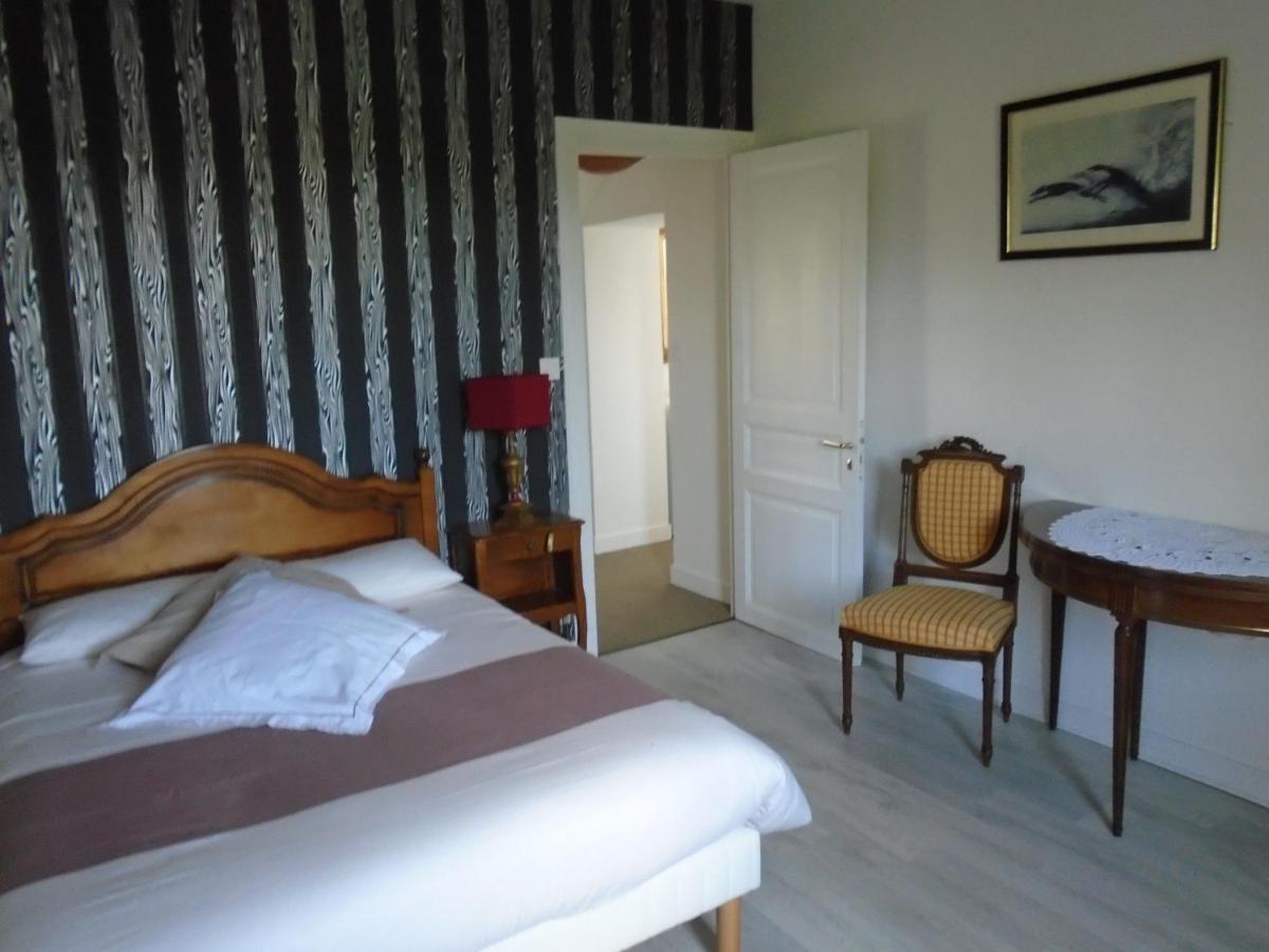 Maison des Isles Saint-Hilaire-du-Harcouët Extérieur photo