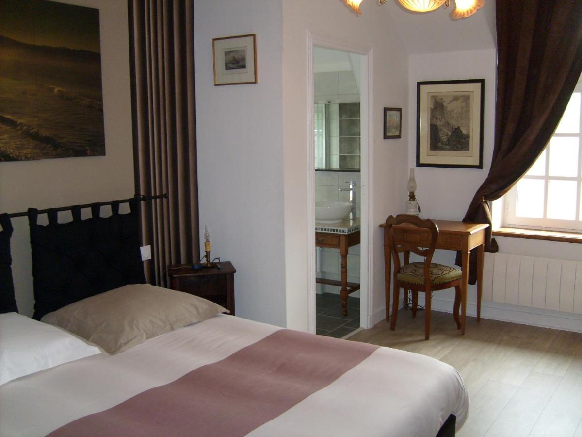 Maison des Isles Saint-Hilaire-du-Harcouët Extérieur photo